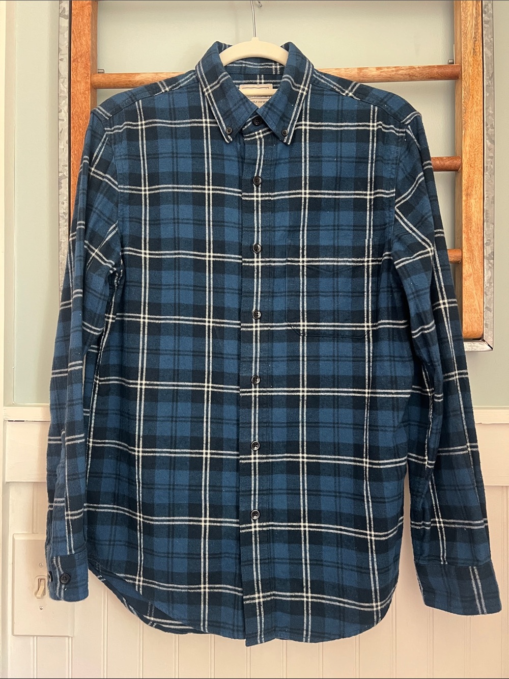 L.L. Bean men’s flannel long sleeve button down size small regular navy blue